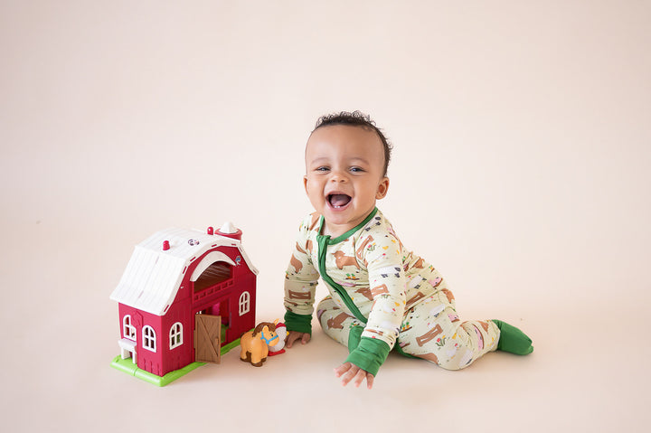 Little Moo Farm (Convertible Zip Footies)