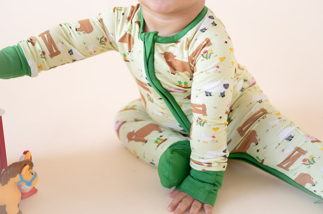 Little Moo Farm (Convertible Zip Footies)