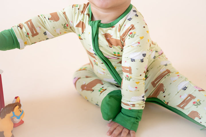 Little Moo Farm (Convertible Zip Footies)